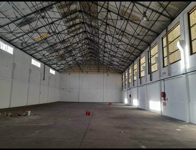 INDUSTRIAL PROPERTY TO RENT IN NORTH END